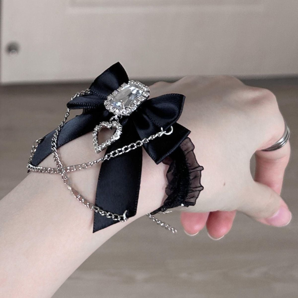 Jirai-kei Heart Ribbon Chain Bracelet
