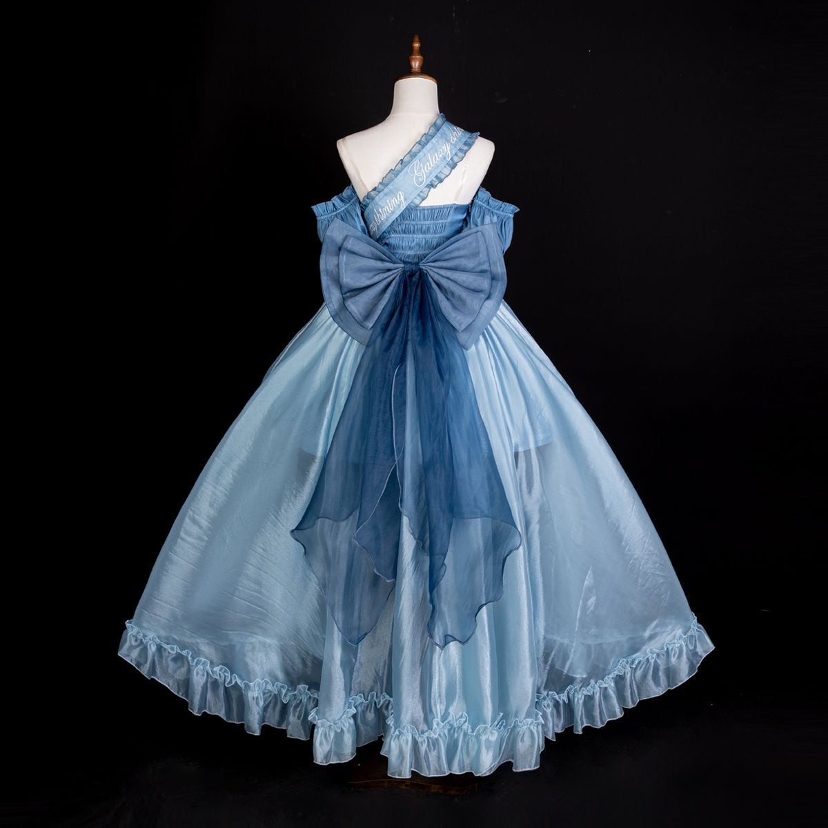 Graceful Pearl Frill Dress Outfit