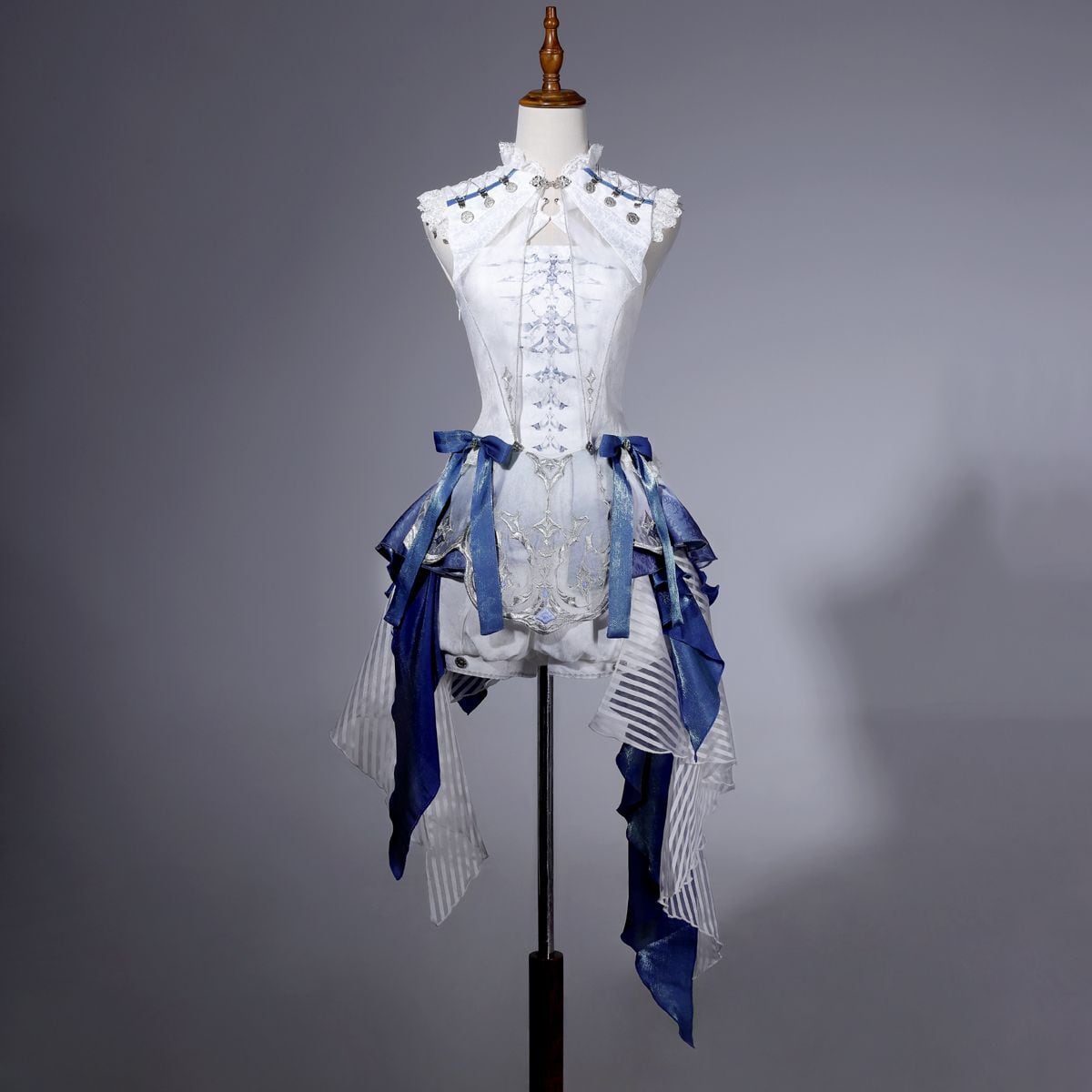 Elegant Sleeveless Blue Prince Ensemble
