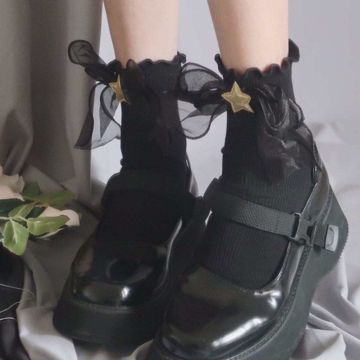 Frilled Star Pattern Ankle Socks