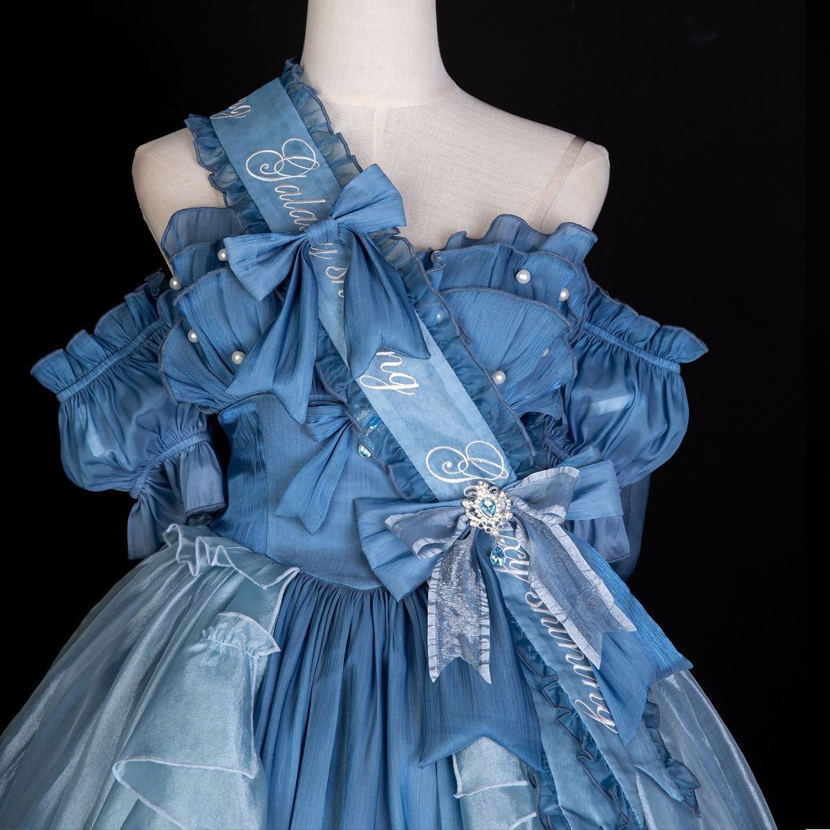 Graceful Pearl Frill Dress Outfit