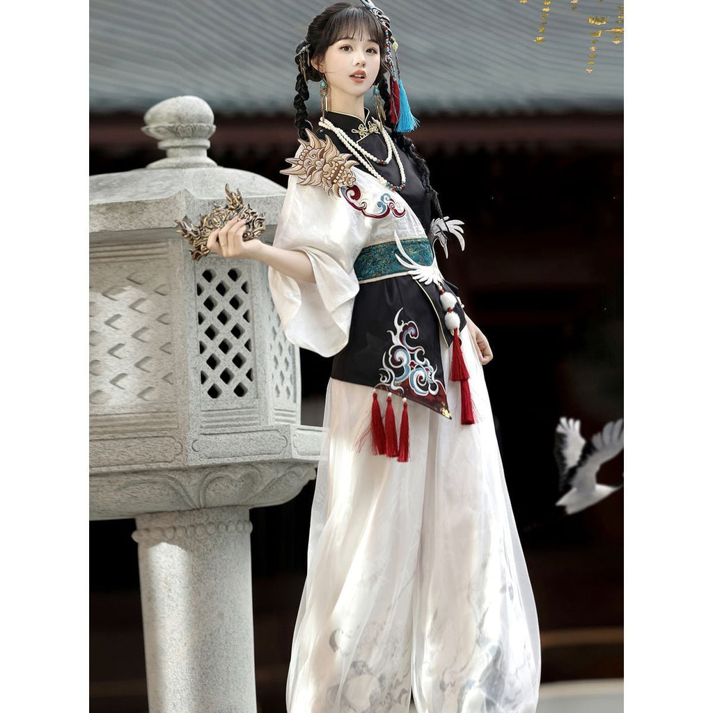 Asymmetrical Oriental-Inspired Set