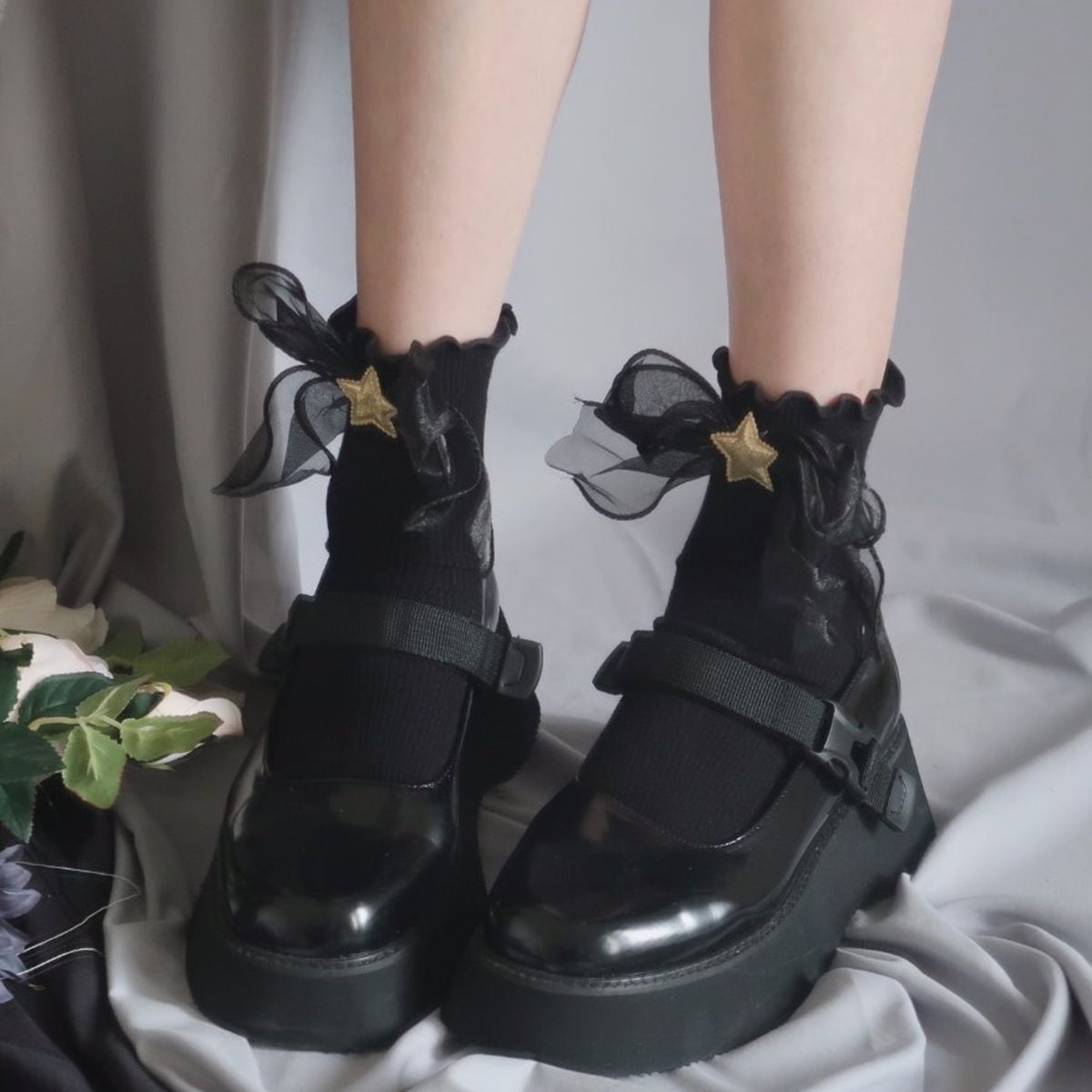 Frilled Star Pattern Ankle Socks