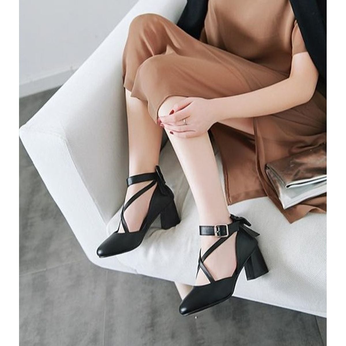 Back Ribbon Cross-Strap Pumps