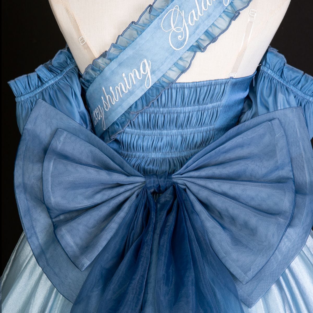 Graceful Pearl Frill Dress Outfit