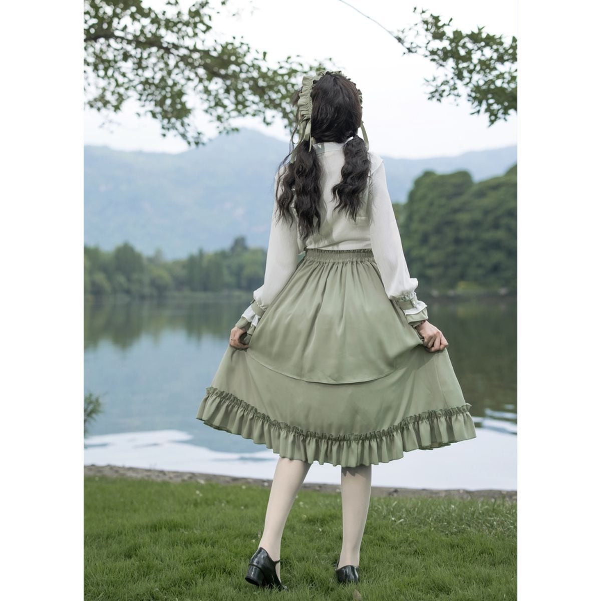 Sophisticated Green Long Skirt Outfit