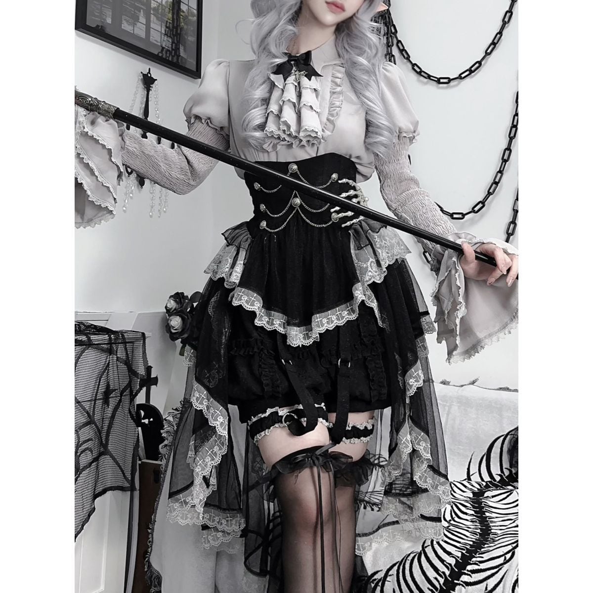 Elegant Gothic Lace Sleeve Ensemble