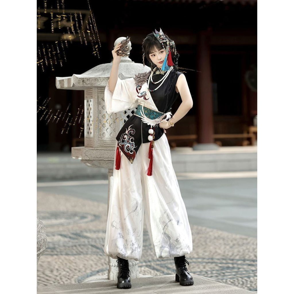 Asymmetrical Oriental-Inspired Set