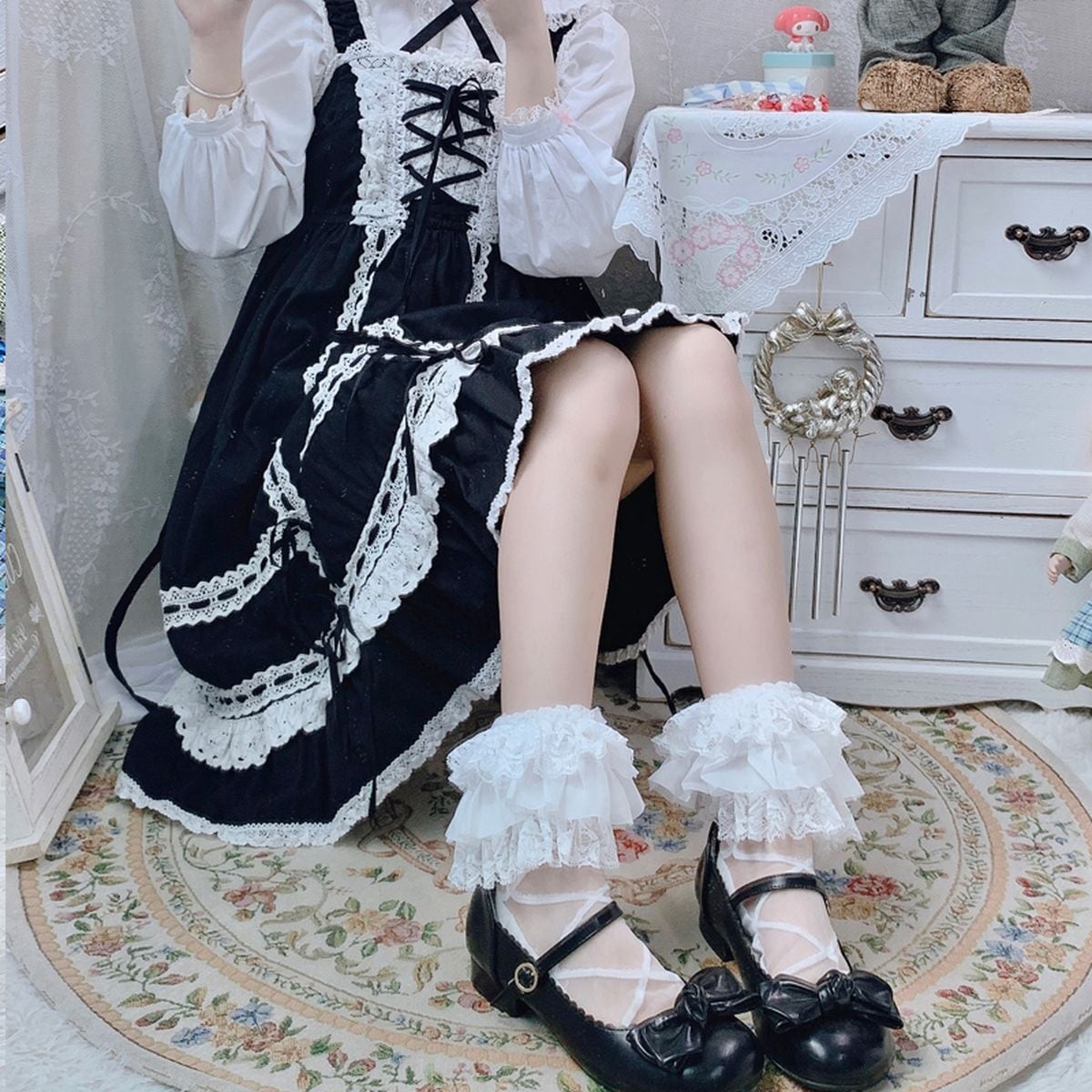 Gothic Ruffle Cuff Ankle Socks