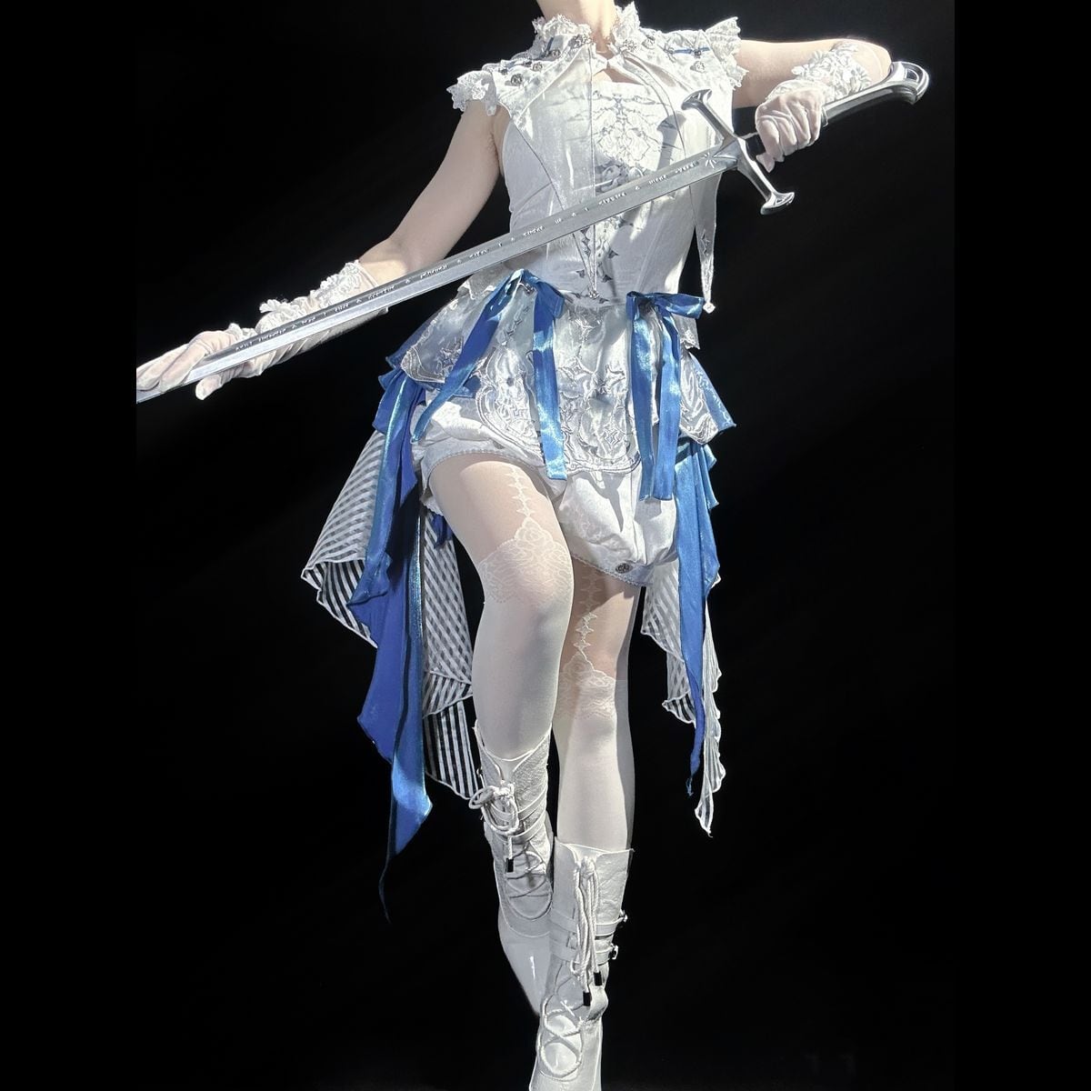 Elegant Sleeveless Blue Prince Ensemble