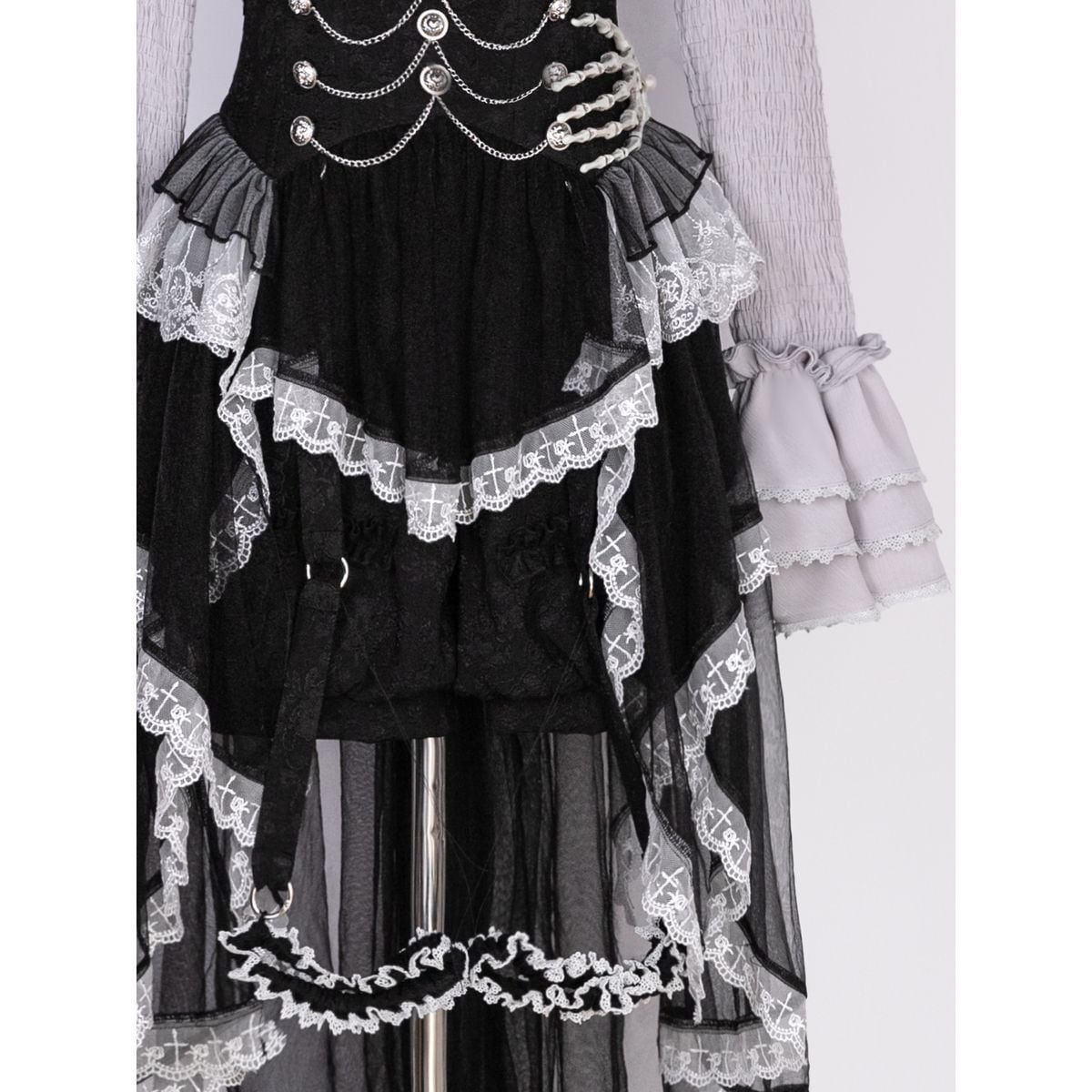 Elegant Gothic Lace Sleeve Ensemble
